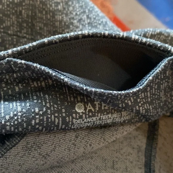 Athleta Delancey textured tight Size M, black with grey design - Picture 4 of 5